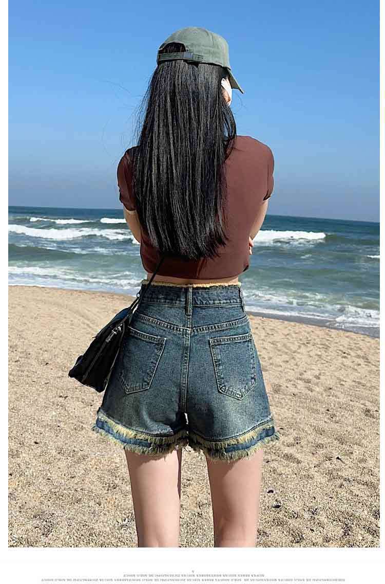 The thin A-line design is versatile 132