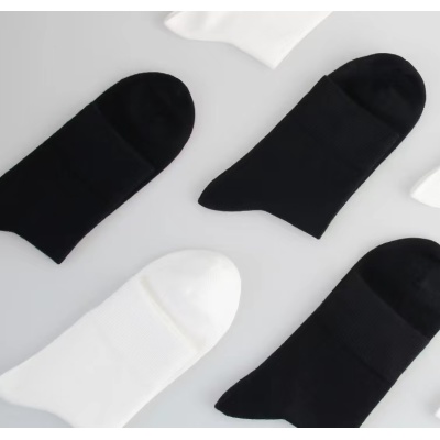 Socks for children with loose necked socks