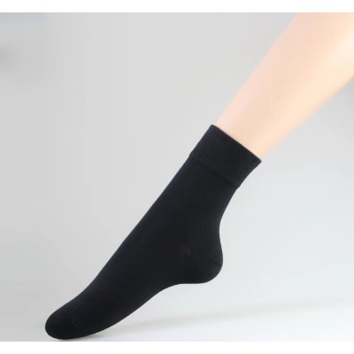 Socks for children with loose necked socks